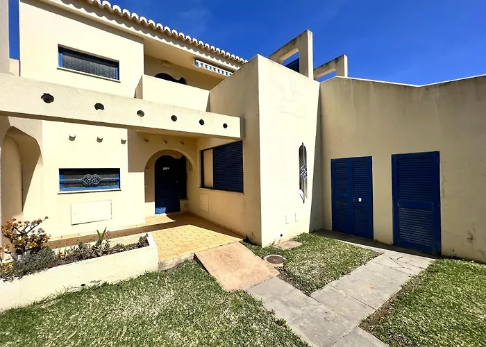 Secret With Pool By Homing Lägenhet