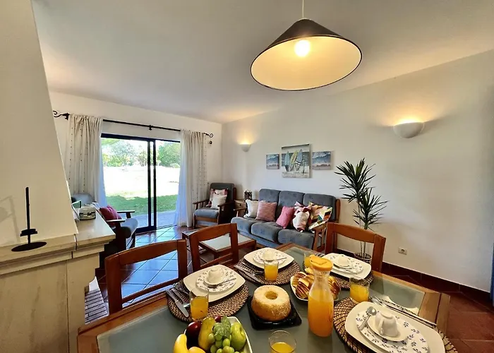 Lägenhet Secret With Pool By Homing Alvor