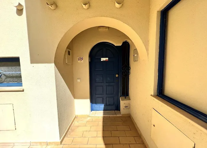 Lägenhet Secret With Pool By Homing Alvor